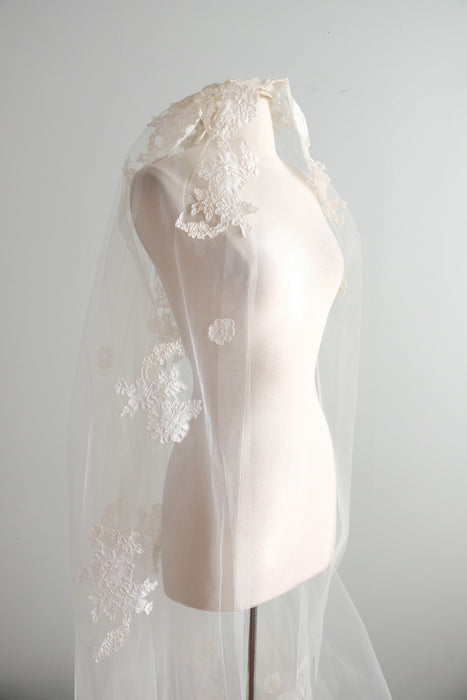 Vintage 1950's Cathedral Length Wedding Veil with Lace Roses / OS