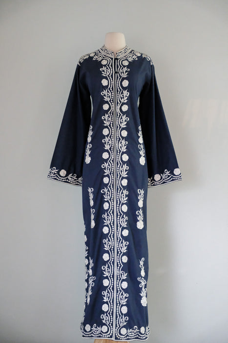 Vintage 1970's Navy & Ivory Embroidered Cotton Kaftan / L