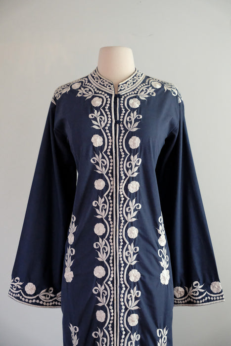 Vintage 1970's Navy & Ivory Embroidered Cotton Kaftan / L