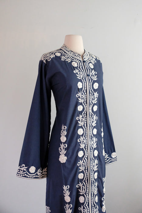 Vintage 1970's Navy & Ivory Embroidered Cotton Kaftan / L