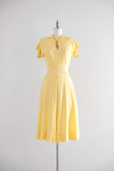 Vintage 1940's Daffodil Yellow Cotton Lace Day Dress / S