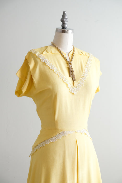 Vintage 1940's Daffodil Yellow Cotton Lace Day Dress / S