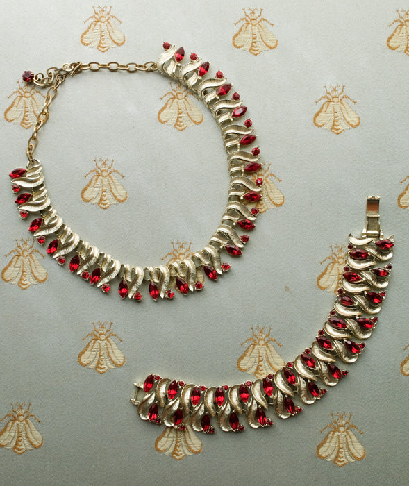 Cutest 1950's Red & Gold Necklace Bracelet Set / OS