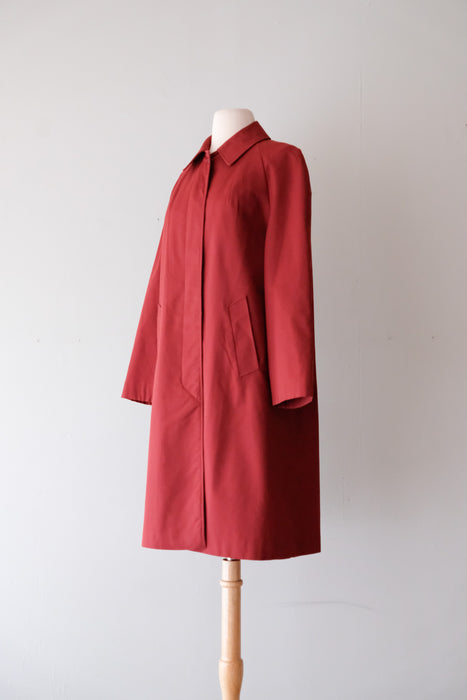 Minimalist 1960's Macintosh Brick Red Rain Coat / Sz M
