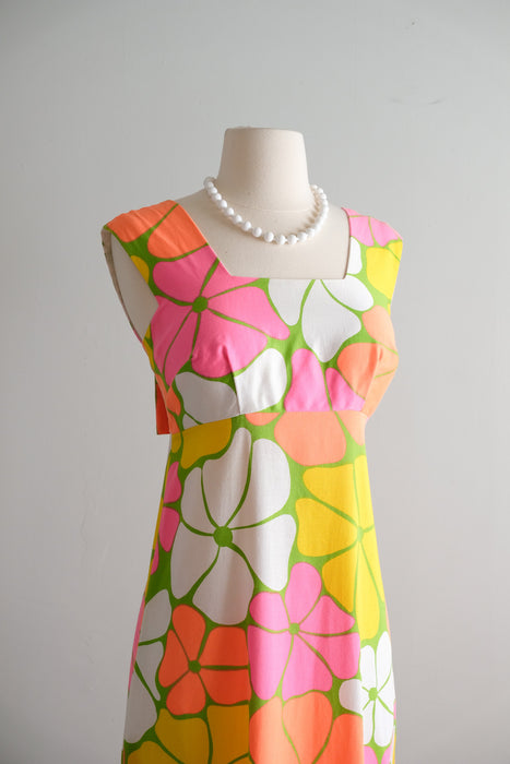 Vintage 1960's Spring Fling 🌺 Pink Floral Hawaiian Gown Aikane / XS
