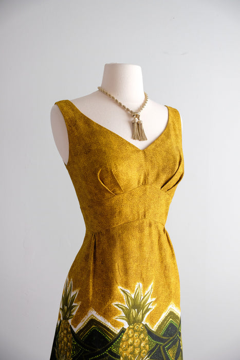 Vintage 1960's Pineapple 🍍 Hawaiian Dress by Island Casuals / S