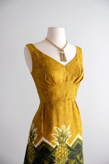 Vintage 1960's Pineapple 🍍 Hawaiian Dress by Island Casuals / S