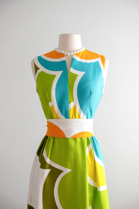 Vintage 1970's Groovy Green 🌴 Ribbed Cotton Gown by L.S. Ayres & Co. / S