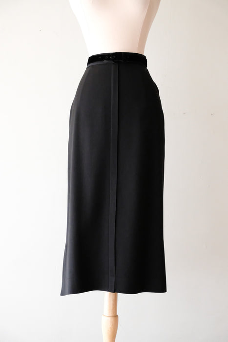 Sleek 1940's Gaberdine Black Pencil Skirt / Sz S