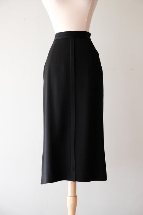 Sleek 1940's Gaberdine Black Pencil Skirt / Sz S