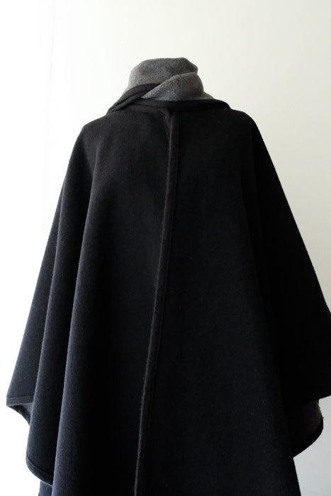 Classic 1980's Black & Grey Reversible Fleece Wool Cape / Sz OS
