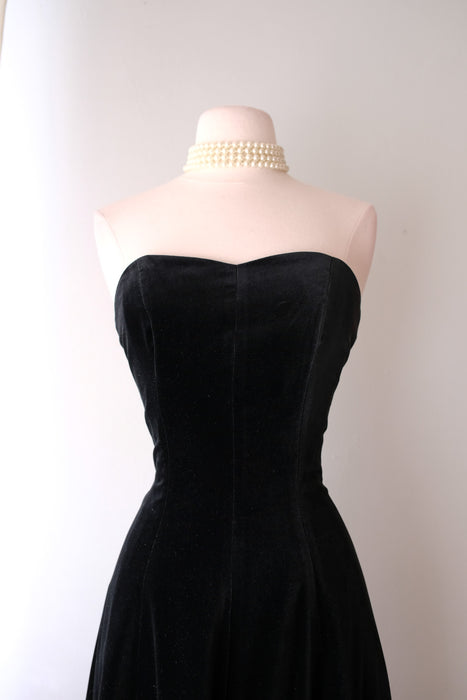Perfect 1990's Strapless Black Velvet Evening Gown / Sz S