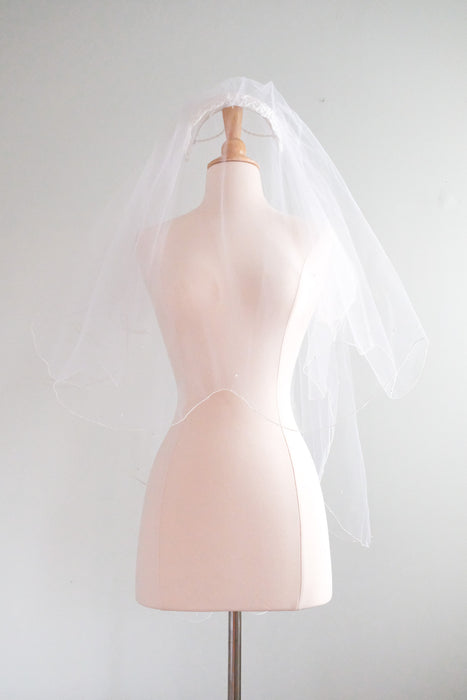 Dreamy 1960's Juliet Cap Lace & Pearls Wedding Veil / OS