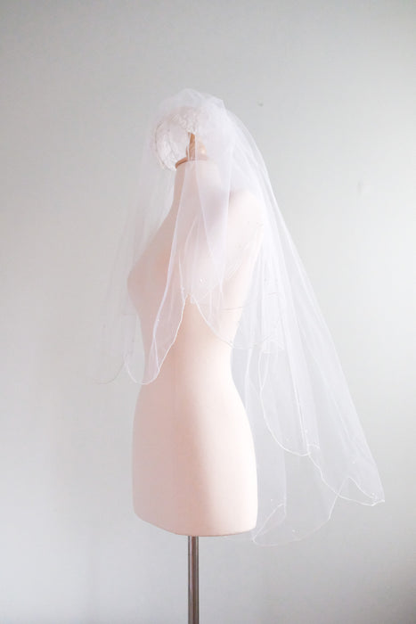 Dreamy 1960's Juliet Cap Lace & Pearls Wedding Veil / OS