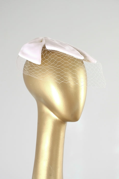 Chic 1960's Big Velvet Bow Birdcage Wedding Veil Headpiece / OS