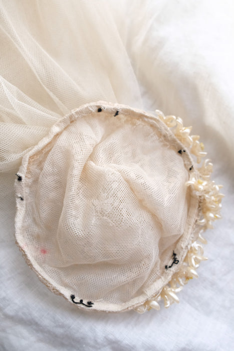 Fairytale Antique Wax Flower Blush Ivory Lace Knee Length Wedding Veil / OS