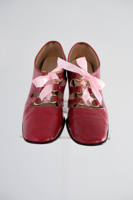 Adorable 1960's Little Red Patent Leather Mary Janes / Size 8 AA