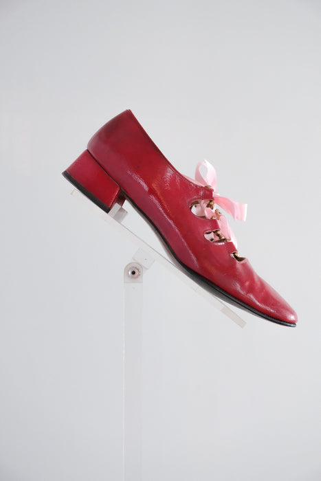 Adorable 1960's Little Red Patent Leather Mary Janes / Size 8 AA