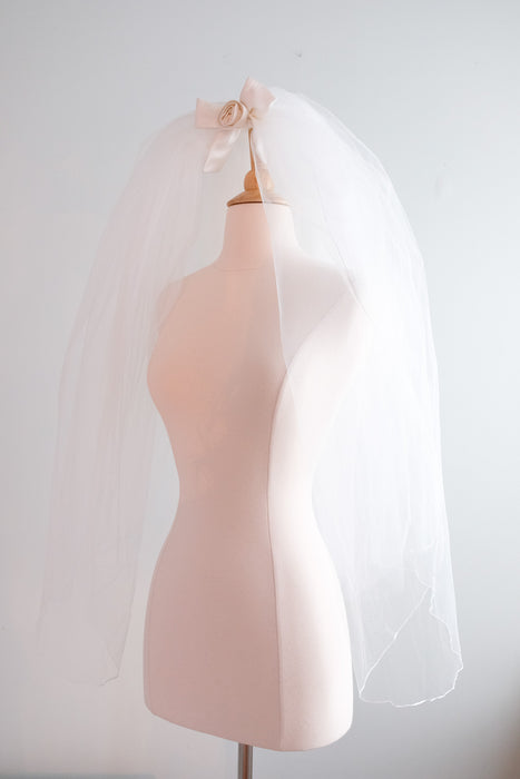 Adorable Vintage Bow Wedding Veil / OS