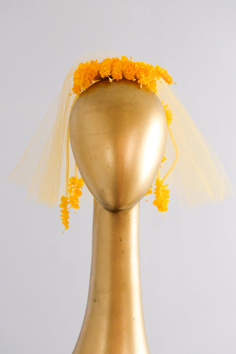 Gorgeous 1950's Yellow Bell Flower Flyaway Veil Headpiece / OS