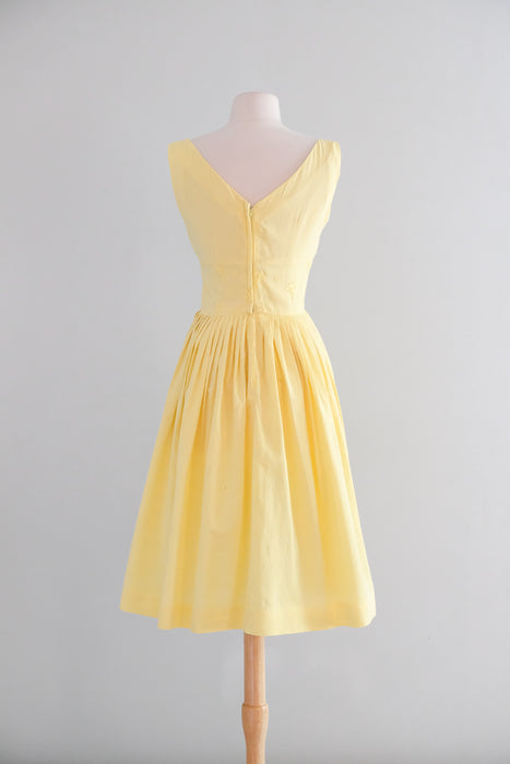 Darling 1950s Datura Yellow Embroiderd Cotton Garden Party Dress / XS