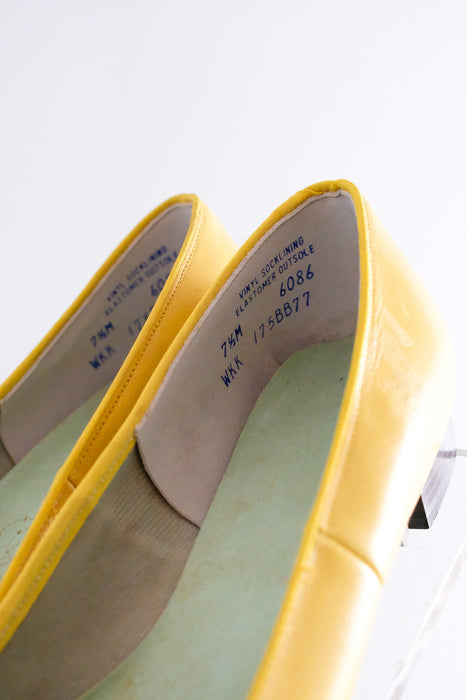 Glorious 1960's NOS Sunny Yellow & Pearl Adorned Heels by Larks / Size 7.5 M