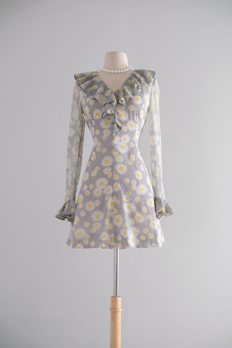 Vintage 1960's Daisy Mod  Mini Dress with Ruffles / SM