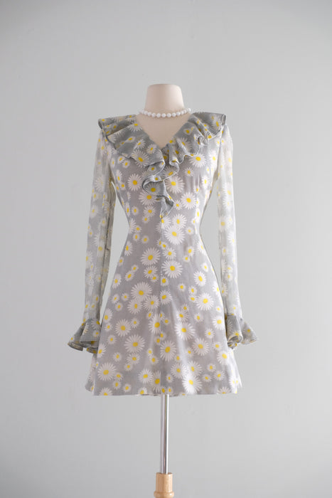 Vintage 1960's Daisy Mod  Mini Dress with Ruffles / SM