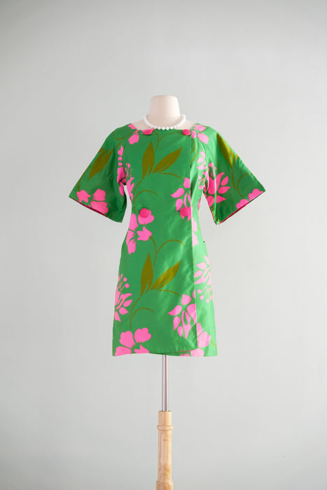 Fabulous 1960's Kelly Green & Fuchsia Hawaiian Mini Dress / Sz M