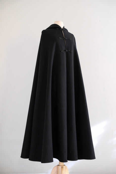 Vintage 1970's Witchy Black Wool Hooded Full Length Cloak / OS