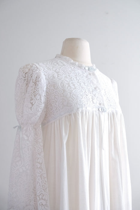 Romantic 1980's Miss Dior White Lace Peignoir / M/L