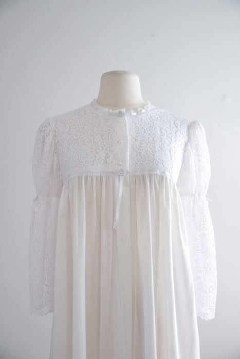 Romantic 1980's Miss Dior White Lace Peignoir / M/L