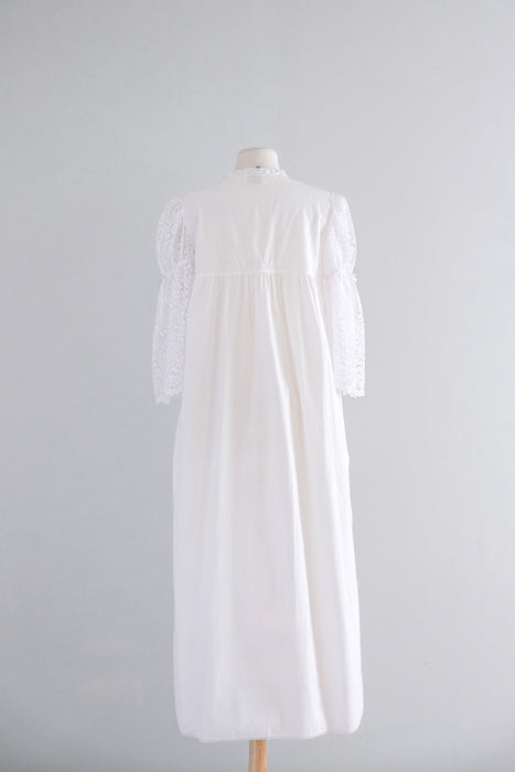 Romantic 1980's Miss Dior White Lace Peignoir / M/L