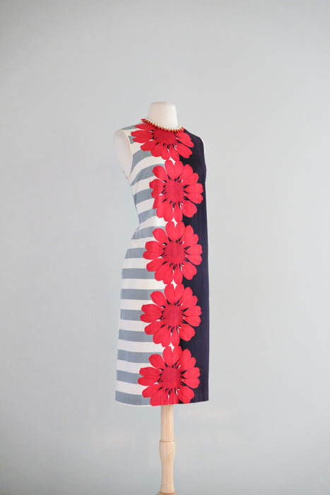 Splendid 1960's Red Daisy Statement Shift Dress / Sz ML