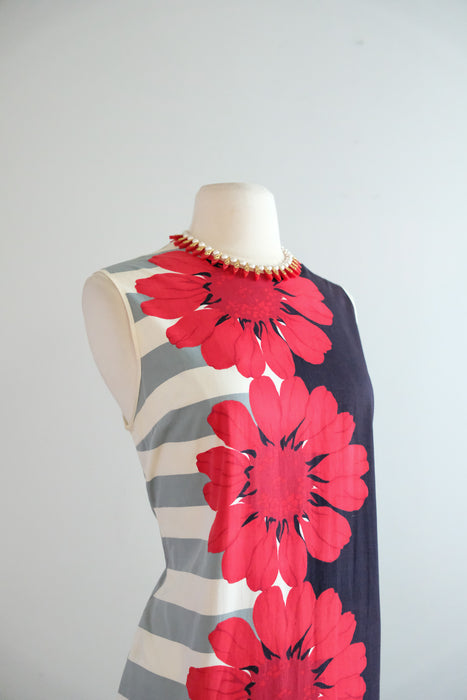 Splendid 1960's Red Daisy Statement Shift Dress / Sz ML