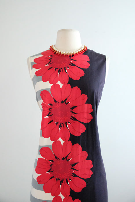 Splendid 1960's Red Daisy Statement Shift Dress / Sz ML