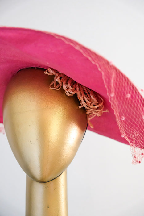 Delightful 1940's Raspberry Straw Cartwheel Hat by Hattie Carnegie / OS