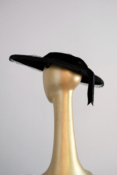 Elegant 1950's Velvet Noir Wide Brim Hat / OS