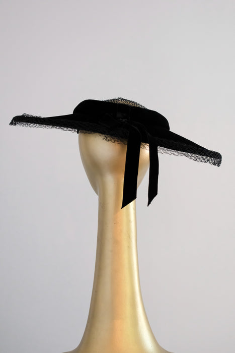 Elegant 1950's Velvet Noir Wide Brim Hat / OS