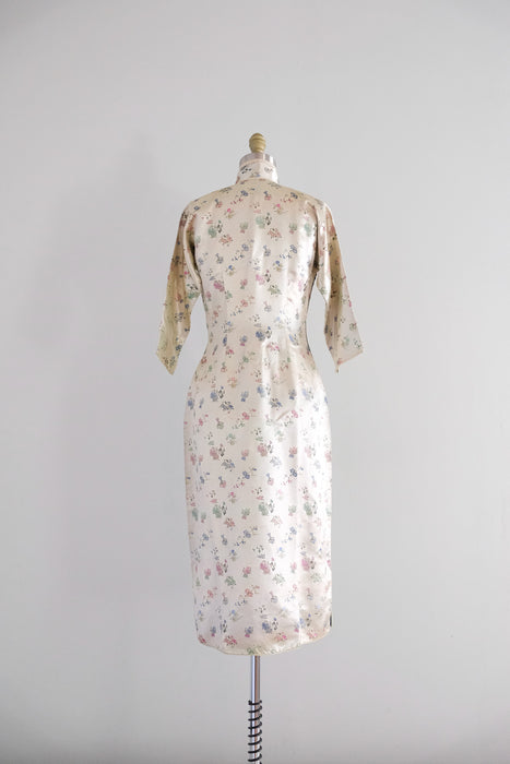 Elegant 1960's Pale Gold Cheongsam Dress / M