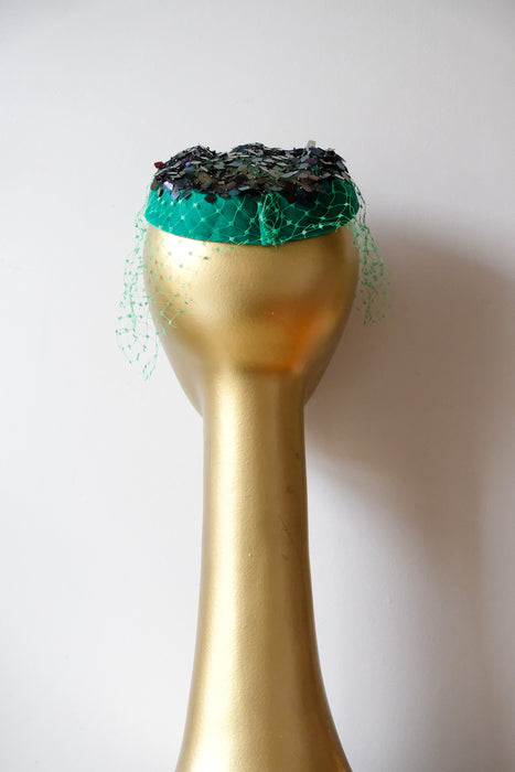 Vintage 1950's Green Velvet Fascinator with Veil and Aurora Sequin / OS