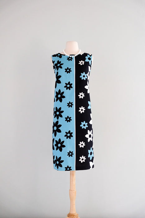 Fun 1960's Pop Print Blue Daisy Cotton Shift Dress / M