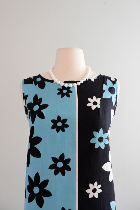 Fun 1960's Pop Print Blue Daisy Cotton Shift Dress / M