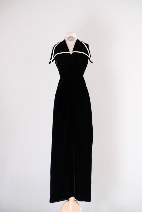 Vintage 1970's Black Velvet Evening Gown With Sailor Collar / S