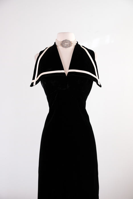 Vintage 1970's Black Velvet Evening Gown With Sailor Collar / S