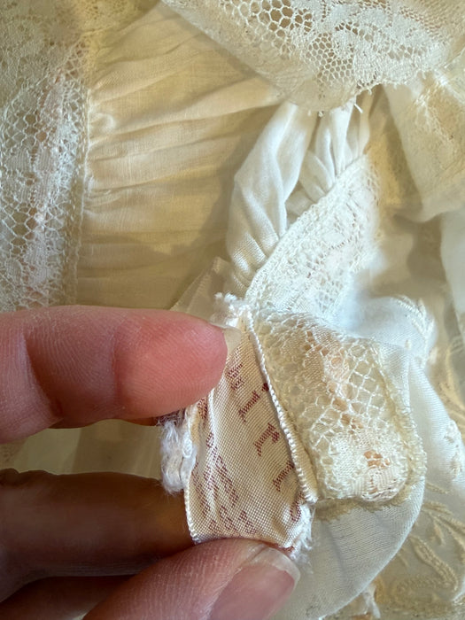 Exquisite Vintage Embroidered Lily of The Valley Ivory Peignoir Set By Iris / SM