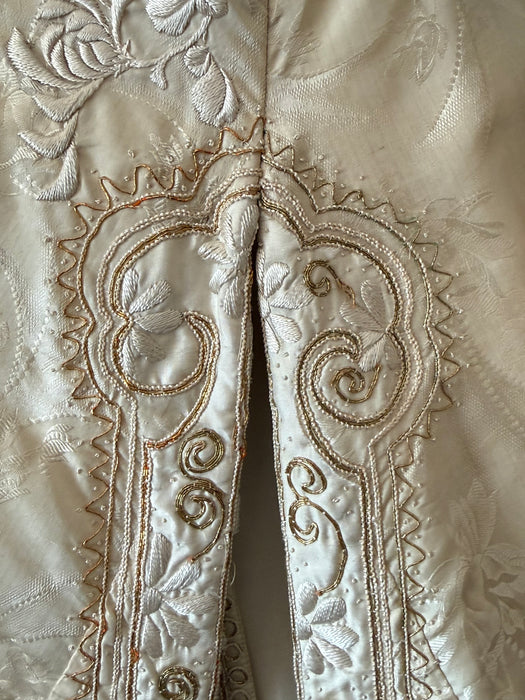 Rare & Extraordinary 1920's Chinese Robe - Ivory Silk Damask With Hand Embroidered Chrysanthemums / OS