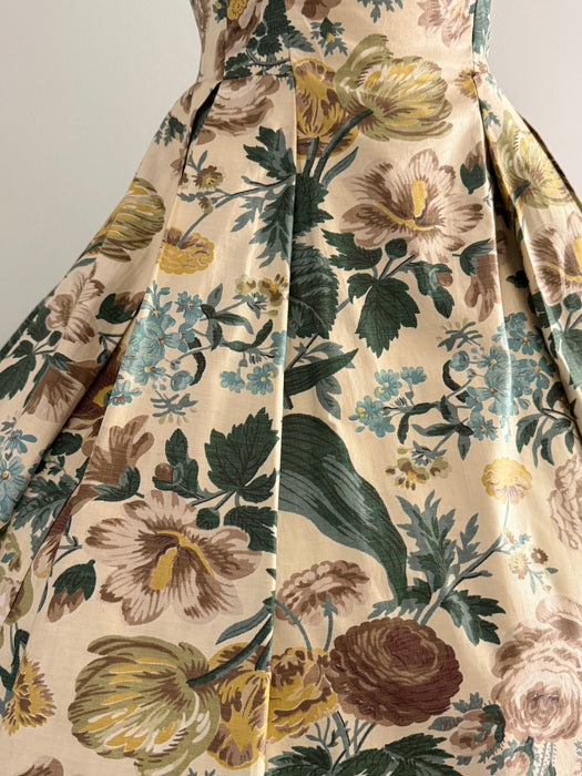 Fabulous 1950's Bucolic Floral Print Dress In Glossy Cotton Chintz / SM