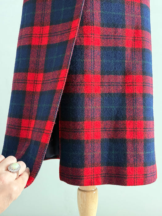 Iconic 1970s Pendleton Wool Plaid Ladies Wrap Coat  / M