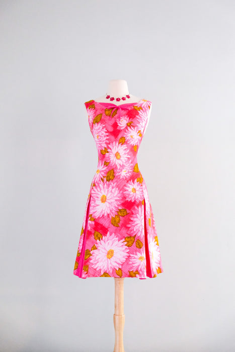 Amazing 1960's HOT PINK Chrysanthemum Hawaiian Dress / Sz M